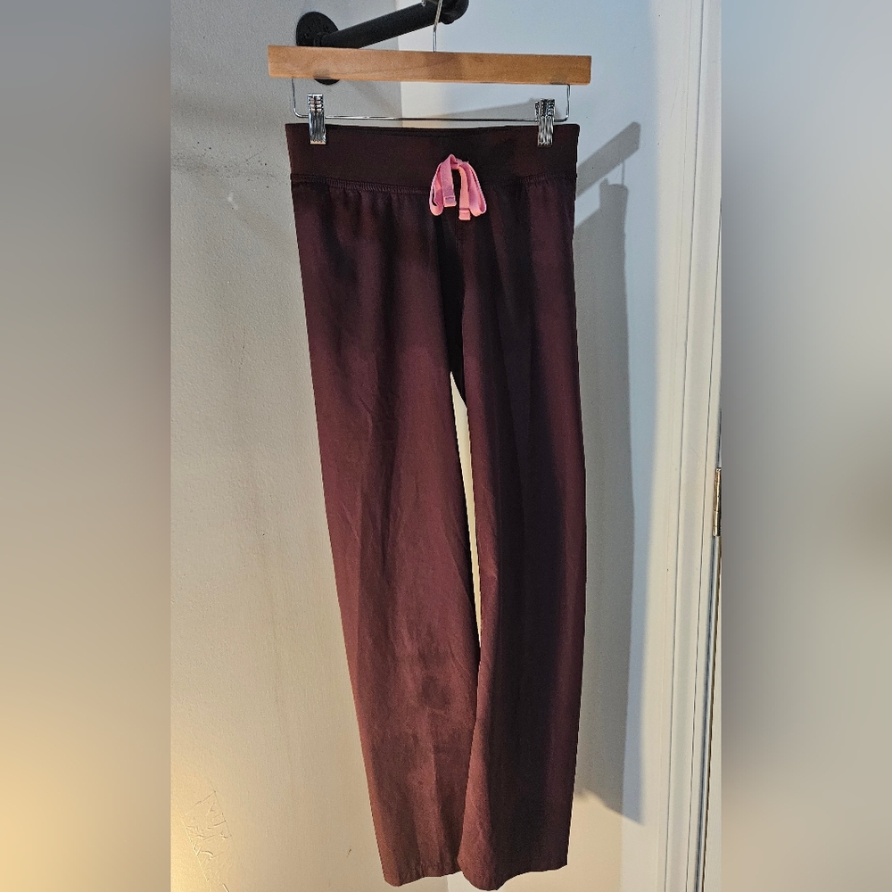 Figs Livington Basic Scrub Pant in Dark Fig